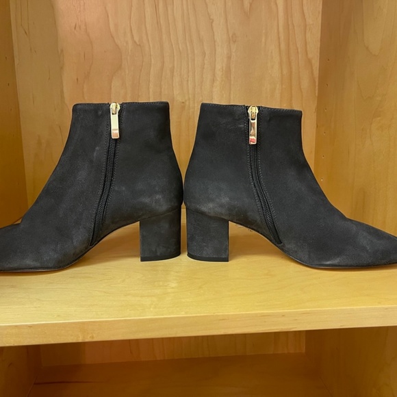 L'AGENCE Grey Suede Jeanne II Booties, Size 36.5 - New without box - Picture 3 of 10
